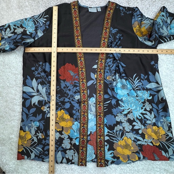 Susan Graver Floral Kimono Open Cardigan. Embroidered Trim. Artsy Mature 2X - Picture 7 of 7
